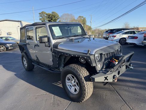 Used 2015 Jeep Wrangler Unlimited Sport AWD/4WD image 3