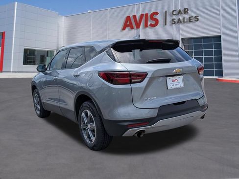 Used 2025 Chevrolet Blazer LT FWD image 9