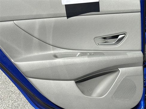 Certified 2025 Hyundai Elantra SEL image 21