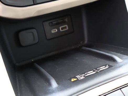 Used 2023 GMC Acadia Denali w/ Denali Ultimate Package AWD/4WD image 29