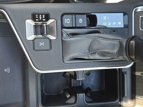 Used 2024 Lexus GX 550 w/ Cold Area Package AWD/4WD image 25