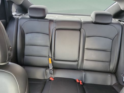 Used 2018 Chevrolet Malibu LT w/ Leather Package FWD image 9