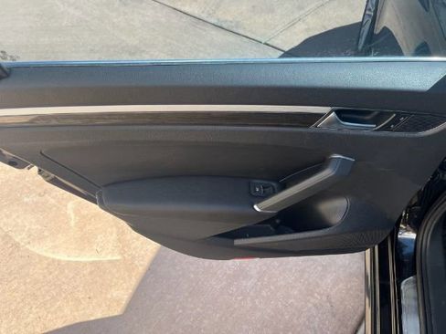 Used 2016 Volkswagen Passat 1.8T SE FWD image 14