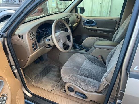 Used 2003 Chevrolet TrailBlazer LS w/ Preferred Equipment Group RWD image 6