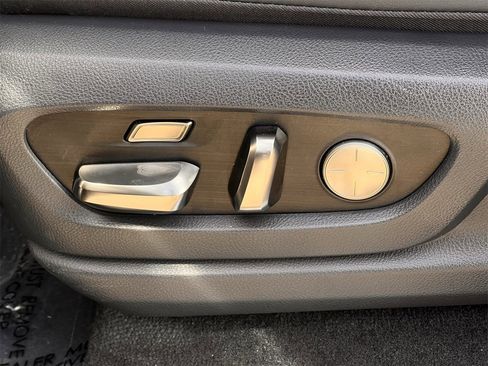 Used 2023 Lexus LX 600 4WD w/ Ultra Luxury Package image 26