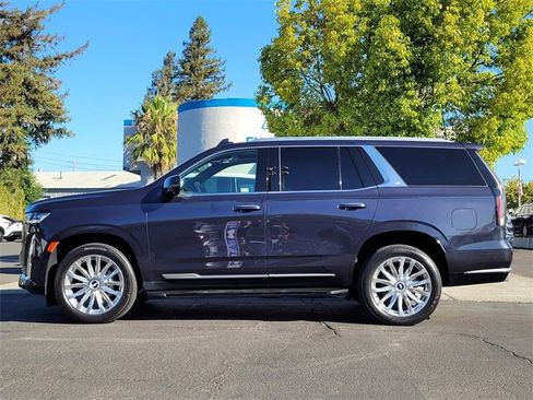 Used 2023 Cadillac Escalade Premium Luxury w/ Performance Package image 9