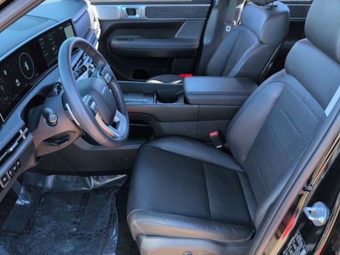 Certified 2025 Hyundai Santa Fe Limited image 17