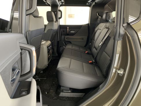 New 2025 GMC Hummer EV 2X image 44