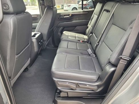 Used 2025 Chevrolet Tahoe LT AWD/4WD image 8