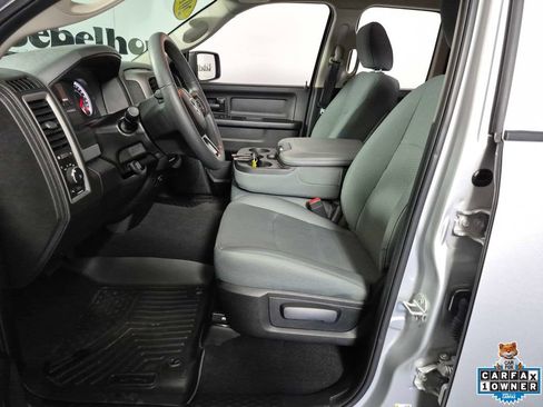 Used 2018 RAM 1500 Express w/ Express Value Package AWD/4WD image 9