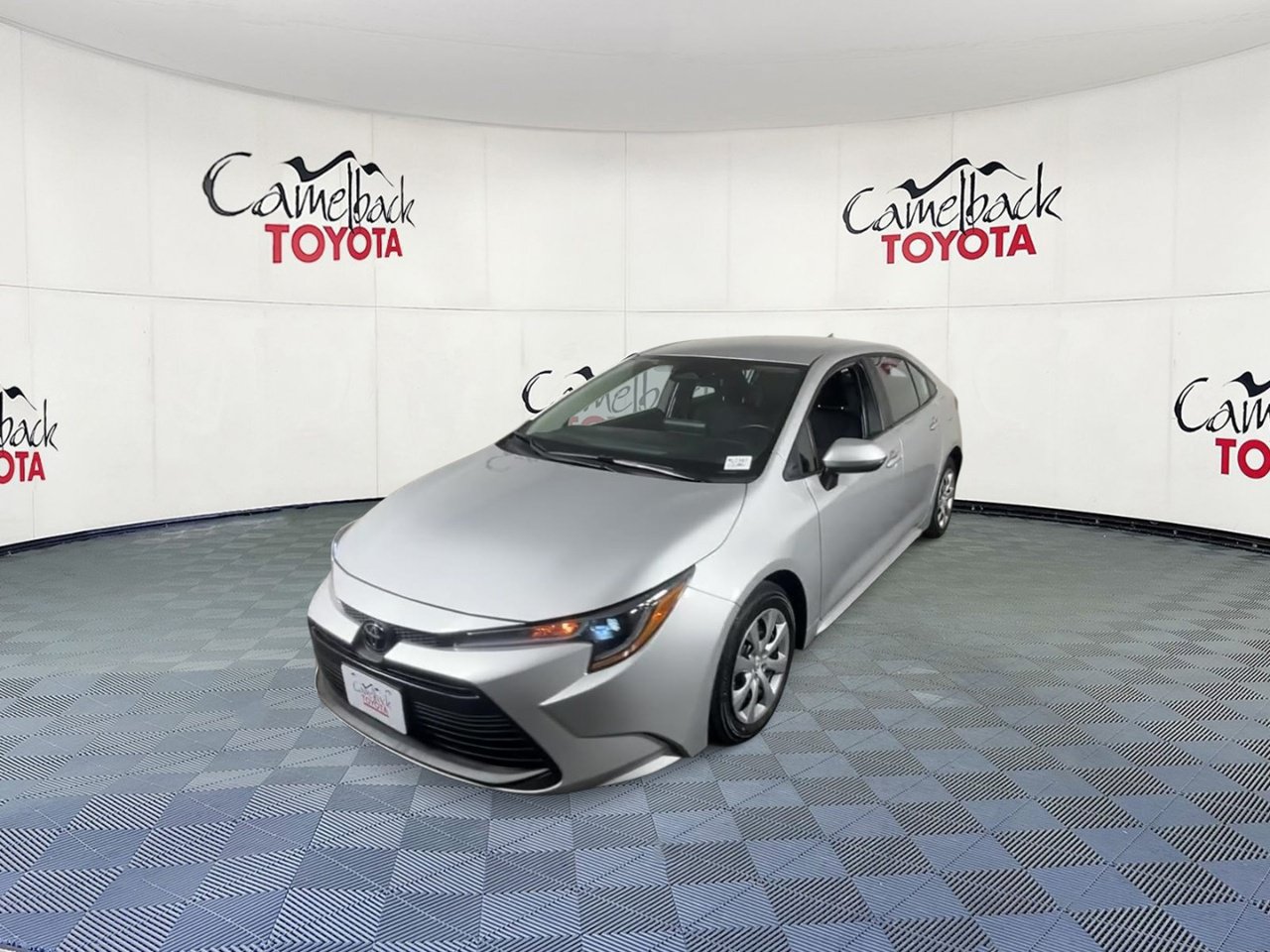 Used 2025 Toyota Corolla LE FWD image 6