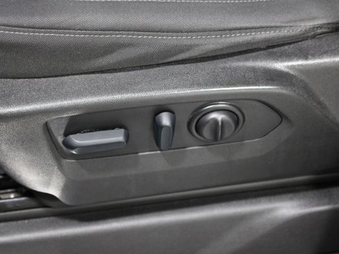 Used 2022 Chevrolet Silverado 1500 RST AWD/4WD image 4