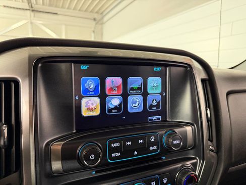 Used 2019 Chevrolet Silverado 1500 LT w/ All Star Edition AWD/4WD image 18