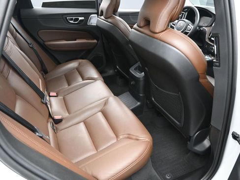 Used 2019 Volvo XC60 T8 Inscription w/ Advanced Package image 30