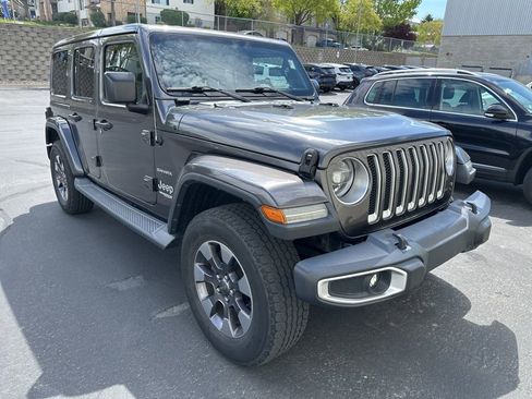 Used 2018 Jeep Wrangler Unlimited Sahara image 3