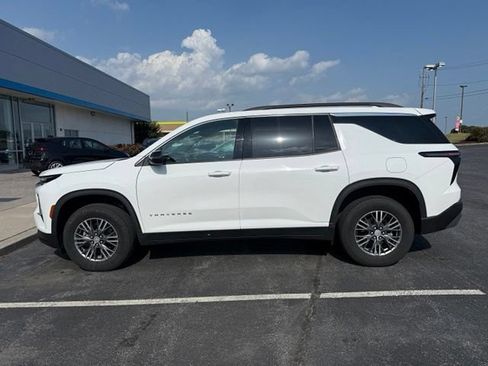 Used 2025 Chevrolet Traverse LT AWD/4WD image 22