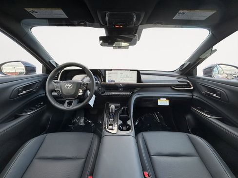 New 2025 Toyota Crown Signia Limited w/ Advanced Technology Package image 13