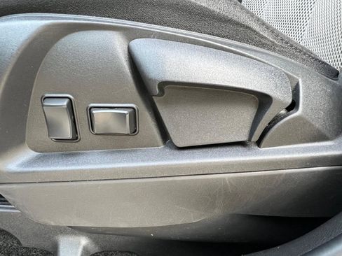 Used 2017 Chevrolet Equinox LS image 17