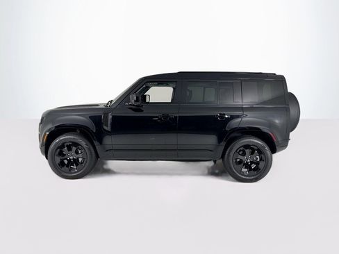 Used 2025 Land Rover Defender 110 X-Dynamic SE image 2