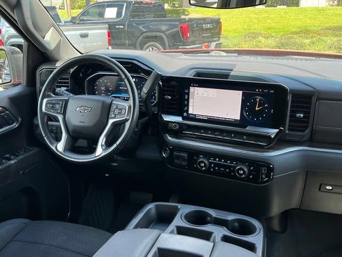 Certified 2022 Chevrolet Silverado 1500 RST AWD/4WD image 21