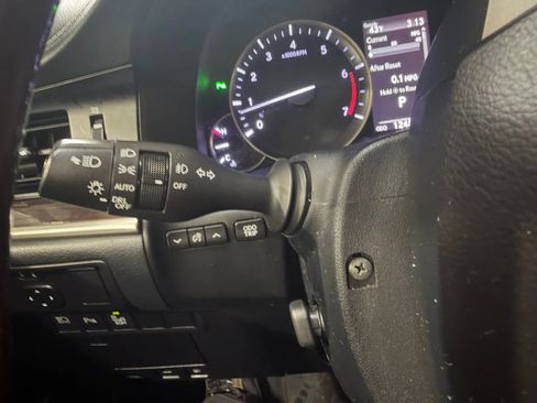 Used 2018 Lexus ES 350 w/ Luxury Package w/Wood Trim FWD image 16