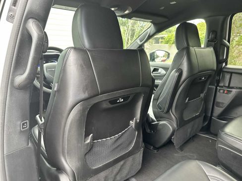 Used 2024 Chrysler Pacifica Limited FWD image 16