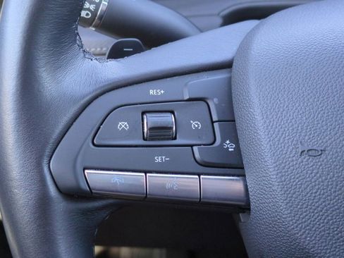 Used 2025 Cadillac XT4 Premium Luxury image 24