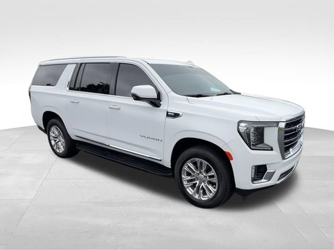 Used 2023 GMC Yukon XL SLT w/ SLT Premium Package AWD/4WD image 2
