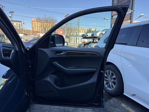 Used 2017 Audi Q5 2.0T Premium image 12