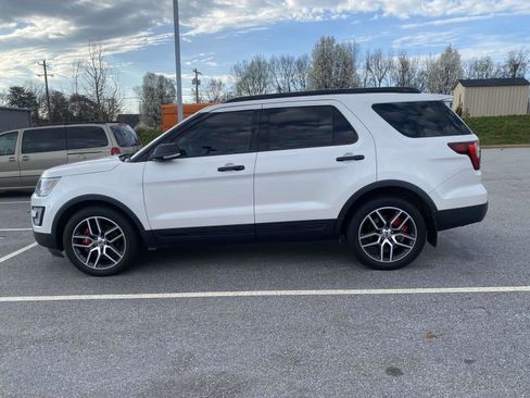 Used 2017 Ford Explorer Sport w/ Equipment Group 401A image 4