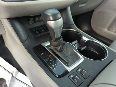 Used 2017 Toyota Highlander XLE FWD image 42