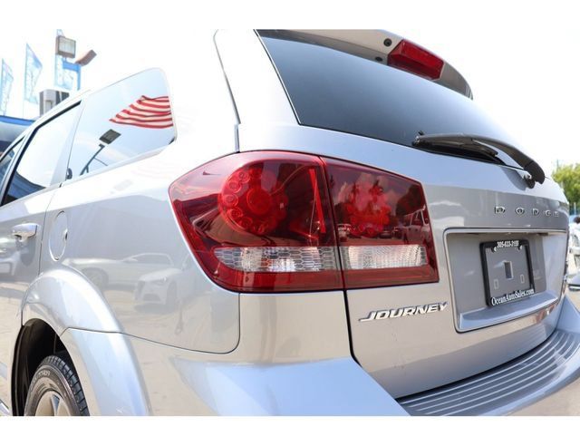 Used 2017 Dodge Journey Crossroad FWD image 19