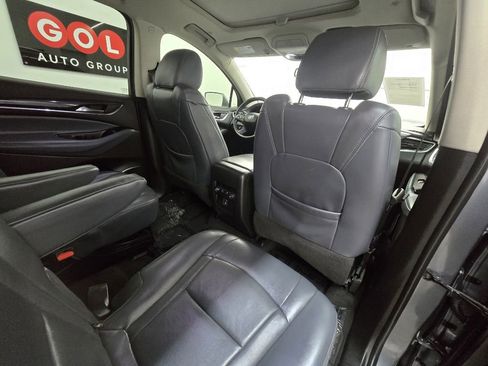 Used 2019 Buick Enclave Essence image 18