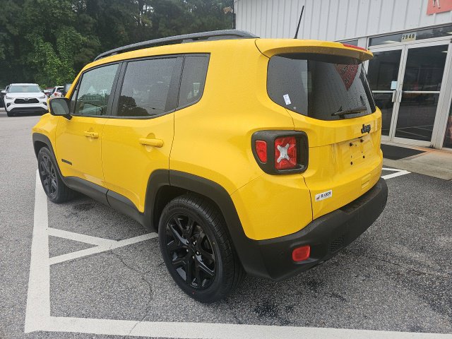 Used 2018 Jeep Renegade Altitude w/ UConnect 8.4 Nav Group FWD image 3