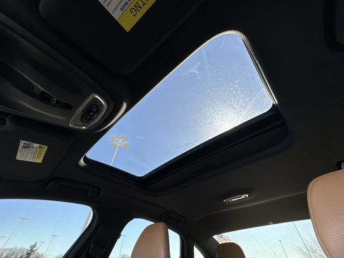 Used 2017 Volvo S90 T6 Momentum w/ Vision Package image 19