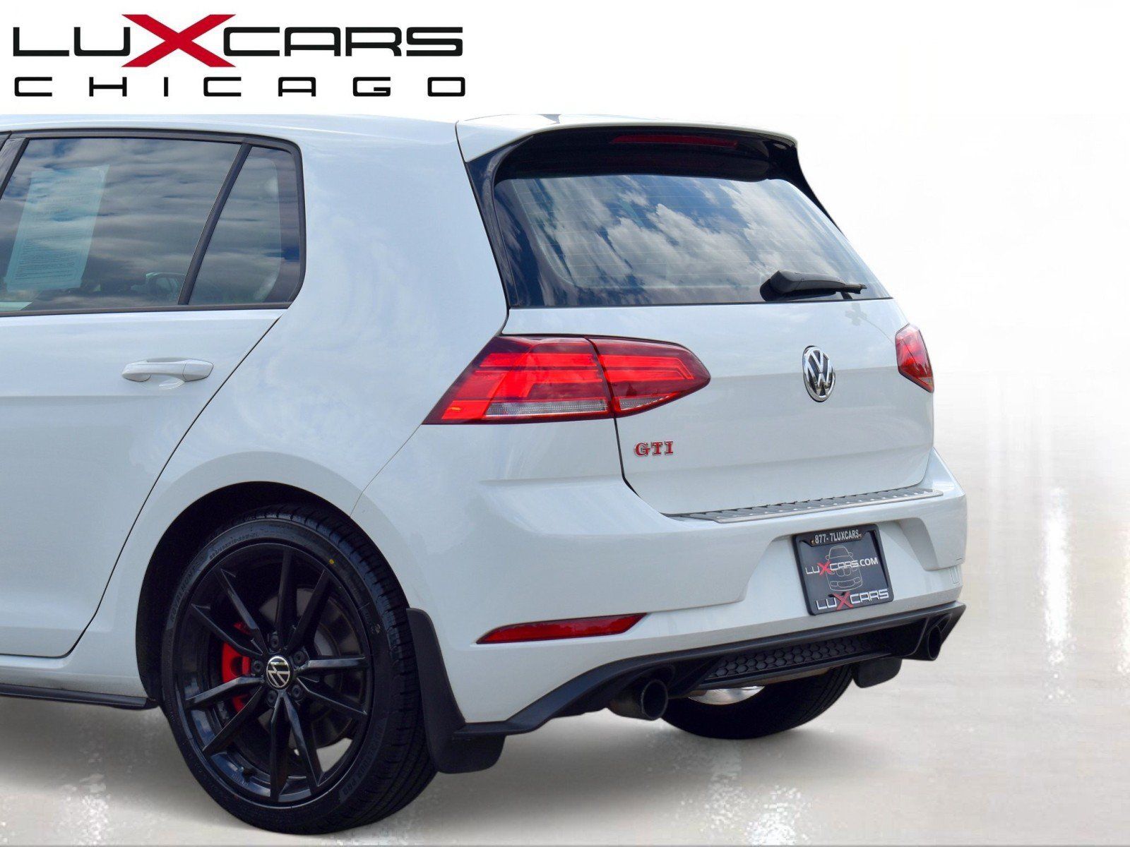 Used 2019 Volkswagen GTI SE FWD image 9