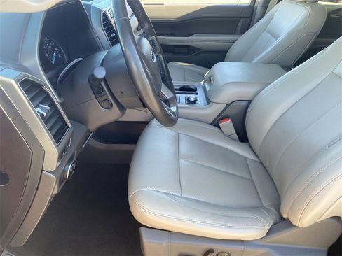 Used 2021 Ford Expedition XLT image 16