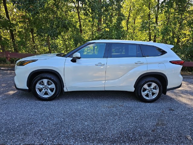 Used 2021 Toyota Highlander L AWD/4WD image 5