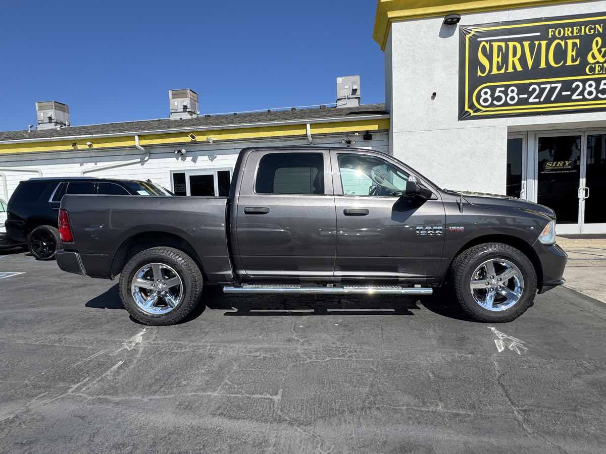 Used 2017 RAM 1500 Express AWD/4WD image 7