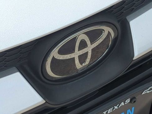Used 2024 Toyota Corolla LE FWD image 29