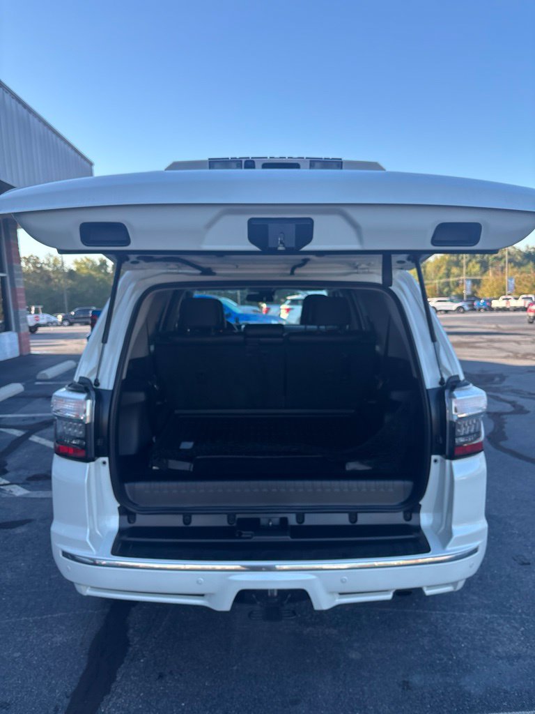 Used 2023 Toyota 4Runner Limited AWD/4WD image 9