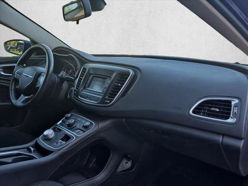 Used 2016 Chrysler 200 Limited FWD image 14