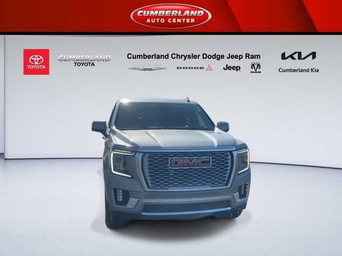 Used 2024 GMC Yukon XL Denali image 3