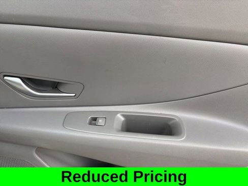 Used 2023 Hyundai Elantra SEL image 35