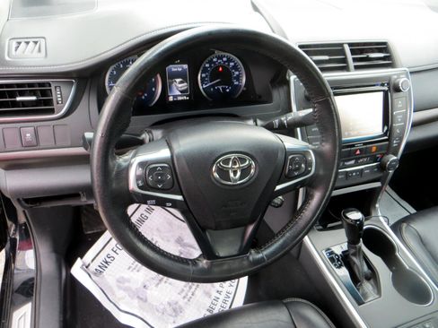 Used 2016 Toyota Camry XLE image 17