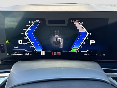 New 2026 BMW ALPINA XB7 AWD/4WD image 42