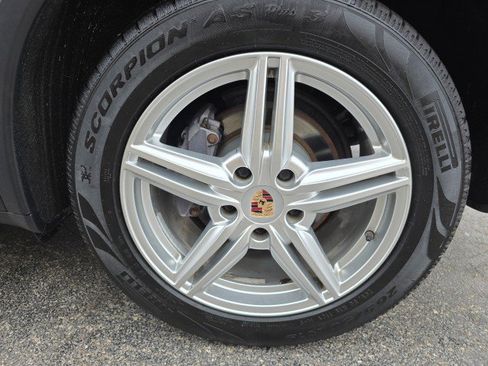 Used 2013 Porsche Cayenne image 40