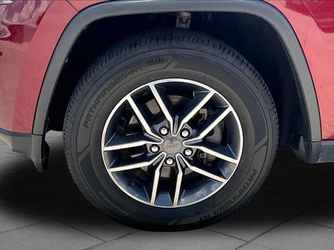 Used 2019 Jeep Grand Cherokee Limited RWD image 11