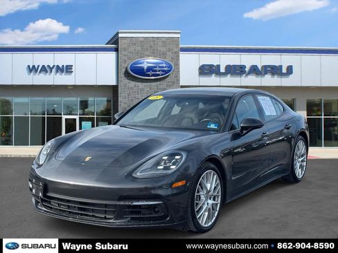 Used 2018 Porsche Panamera 4 image 2