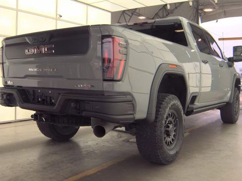 Used 2024 GMC Sierra 2500 AT4X w/ AT4X AEV Edition image 4